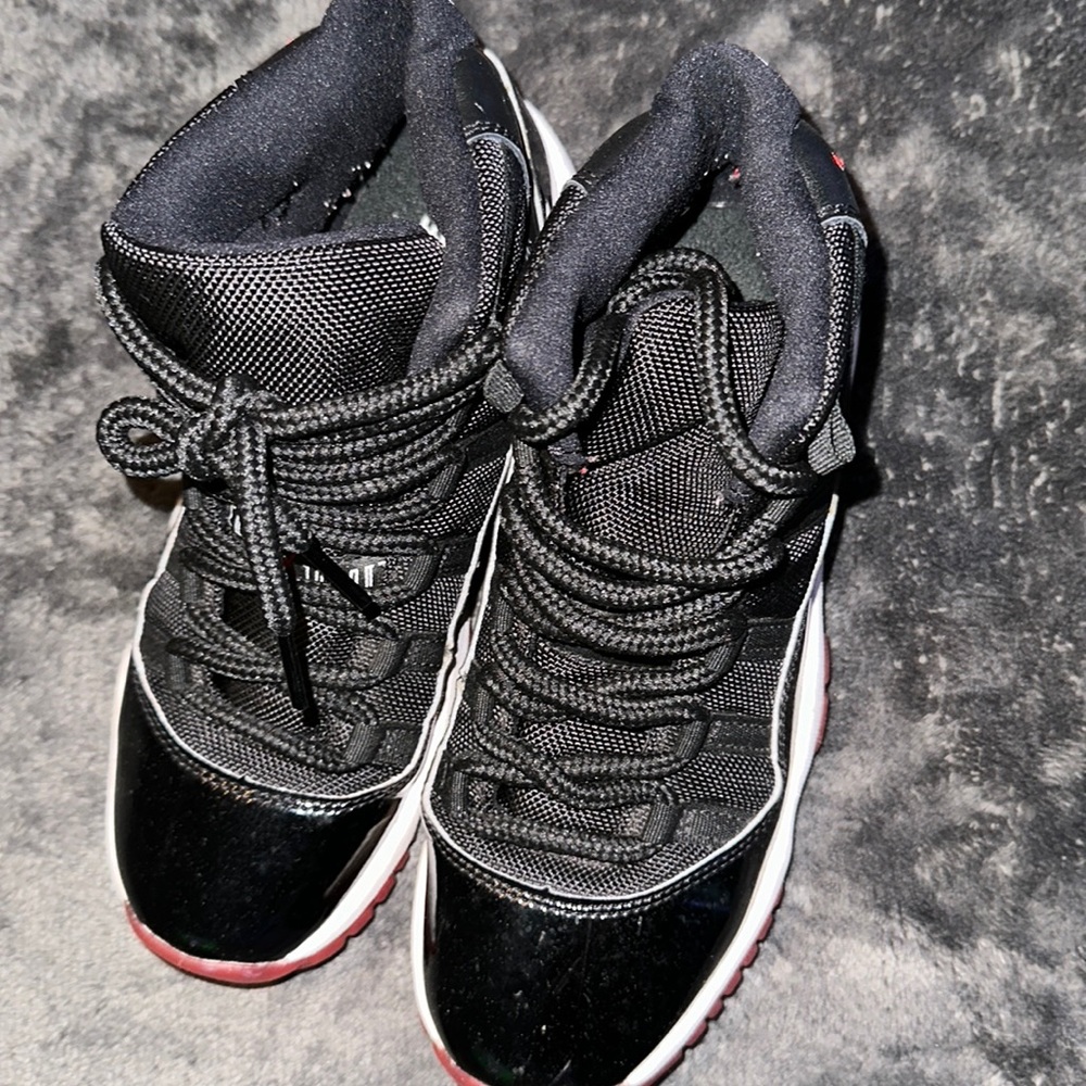 Jordan 11s
